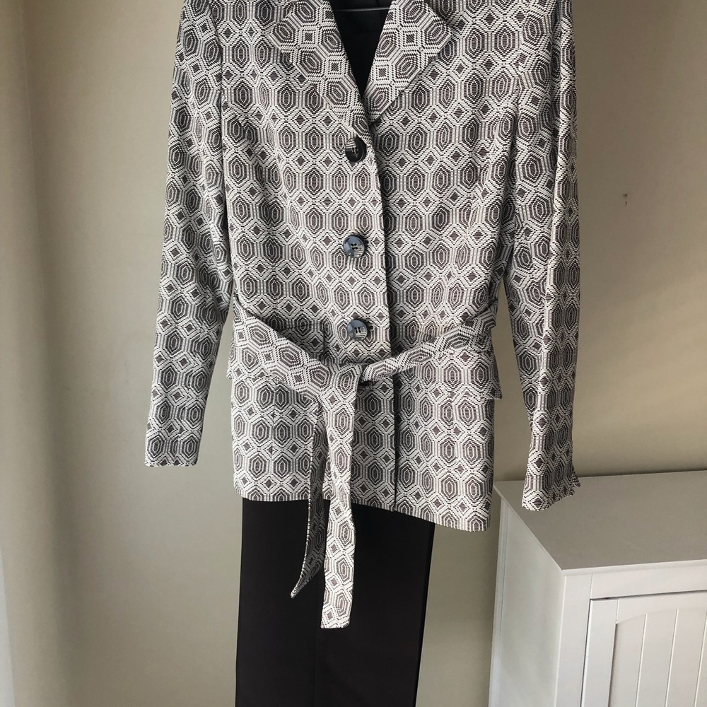 LeSuit Pant Suit